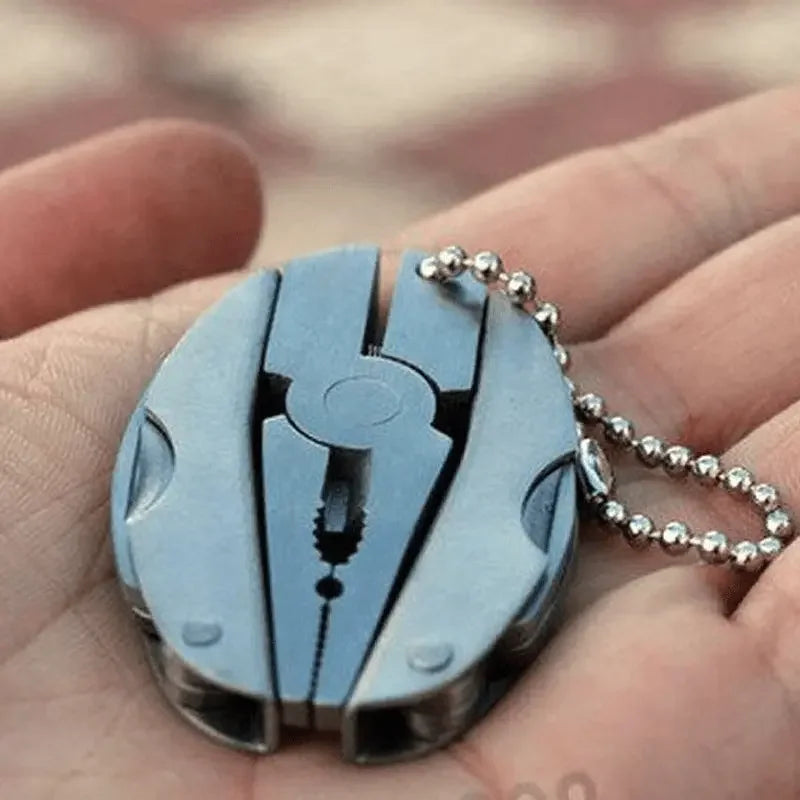 Mini Multi-Tool Keychain – Pliers, Knife & Screwdriver
